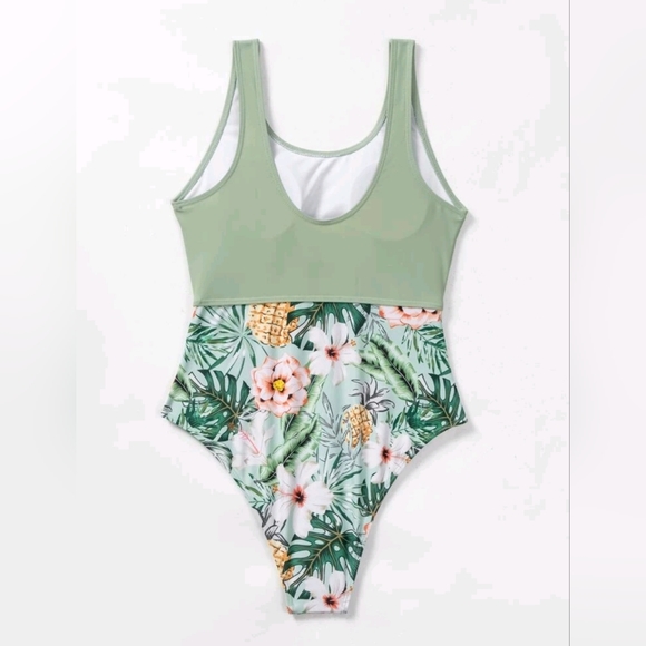 NWT one piece swimsuit - Picture 4 of 4